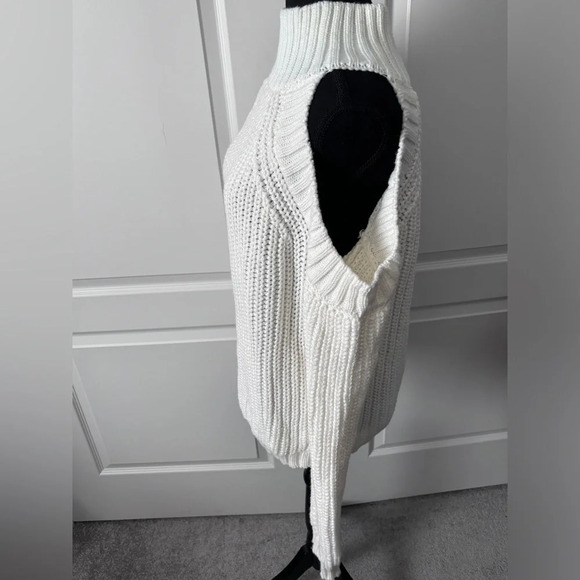Choies  | 100% Acrylic Cold Shoulder Knit Sweater | Size XL - Picture 6 of 9